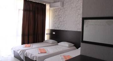 Трехместный номер в Гостинице Crystal